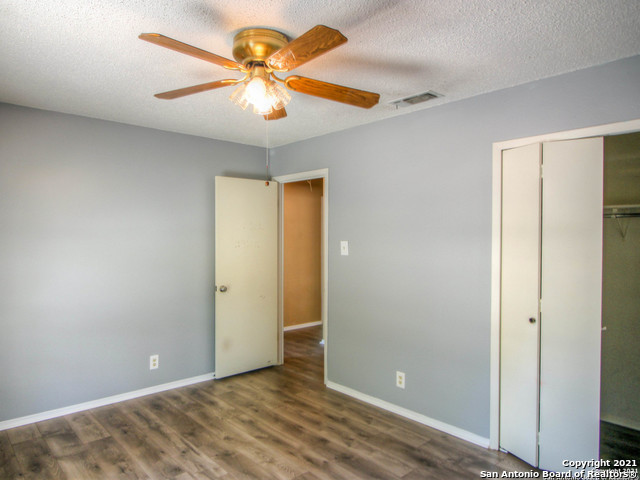 Image 16 of 27 For 14119 Moss Farm St