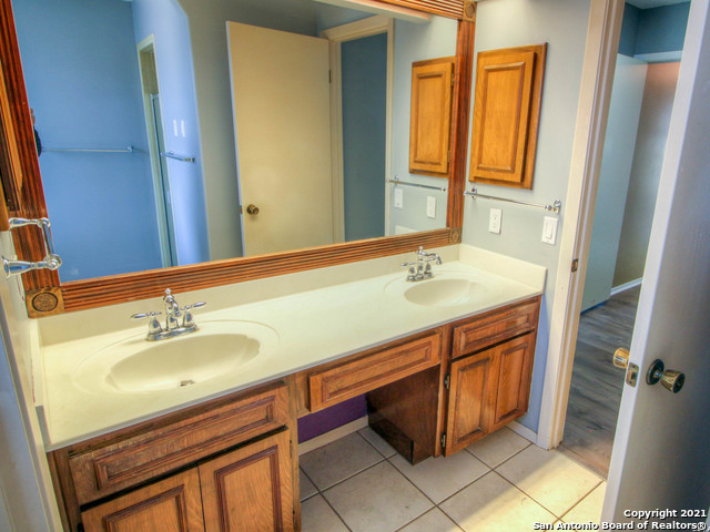 Image 20 of 27 For 14119 Moss Farm St