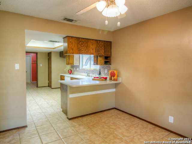 Image 8 of 27 For 14119 Moss Farm St