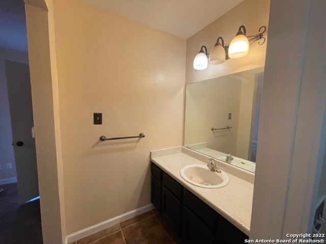 Image 12 of 25 For 838 Saddlebrook Dr