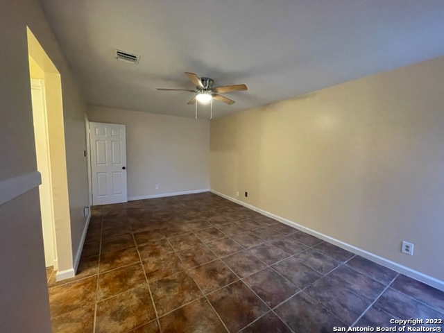 Image 14 of 25 For 838 Saddlebrook Dr