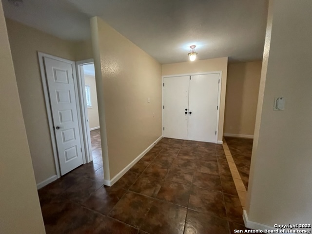 Image 4 of 25 For 838 Saddlebrook Dr