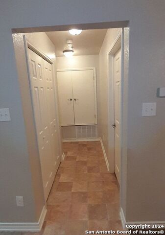 Image 10 of 13 For 112 Lone Oak  D201