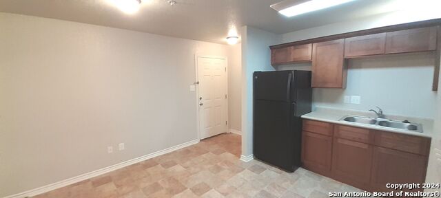 Image 9 of 13 For 112 Lone Oak  D201