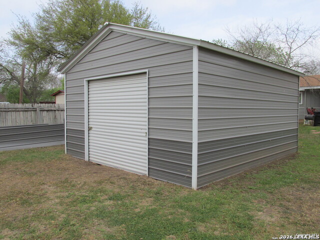 Image 4 of 4 For 2305 Elaine Dr