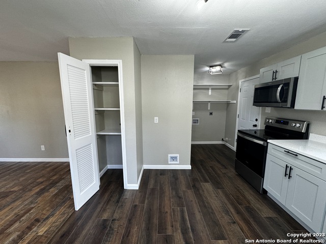 Image 12 of 29 For 15435 Belen St