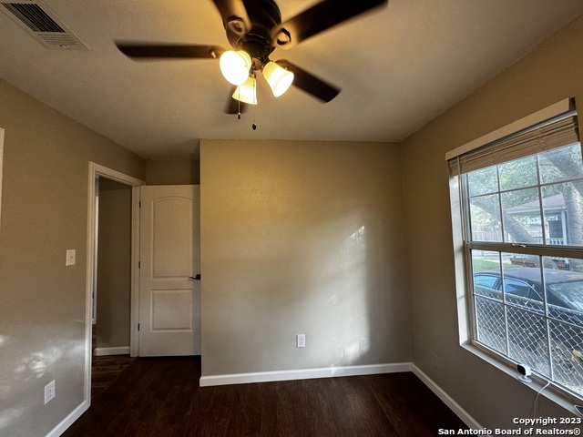 Image 19 of 29 For 15435 Belen St