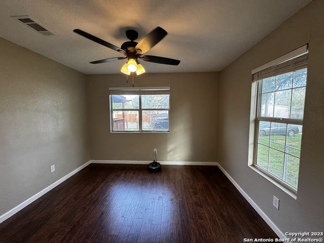 Image 21 of 29 For 15435 Belen St