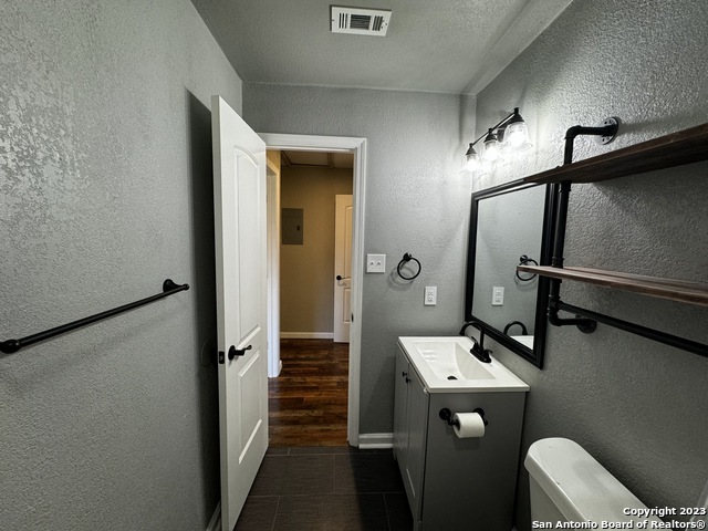 Image 24 of 29 For 15435 Belen St