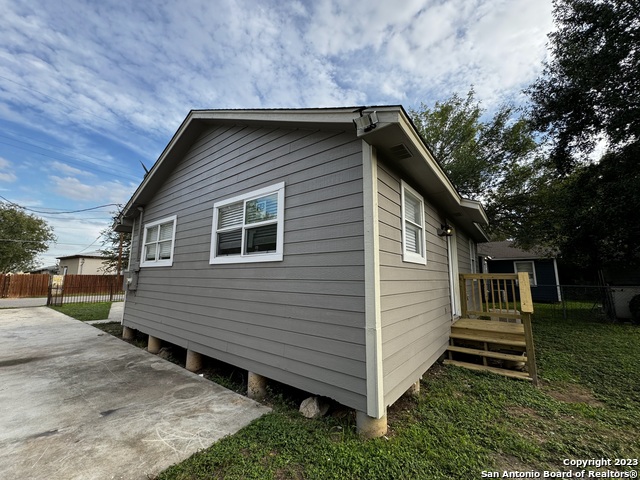 Image 27 of 29 For 15435 Belen St