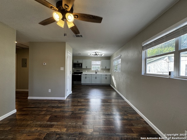 Image 5 of 29 For 15435 Belen St