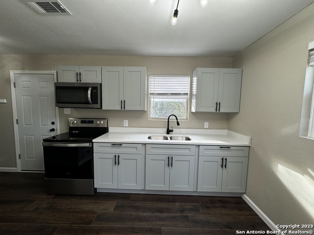 Image 6 of 29 For 15435 Belen St