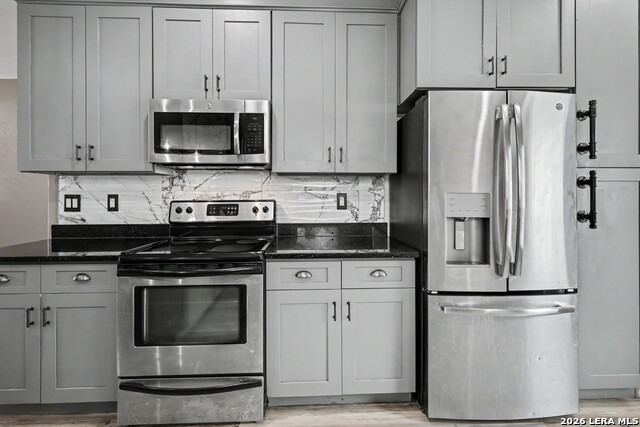 Image 12 of 20 For 2071 Hornsby