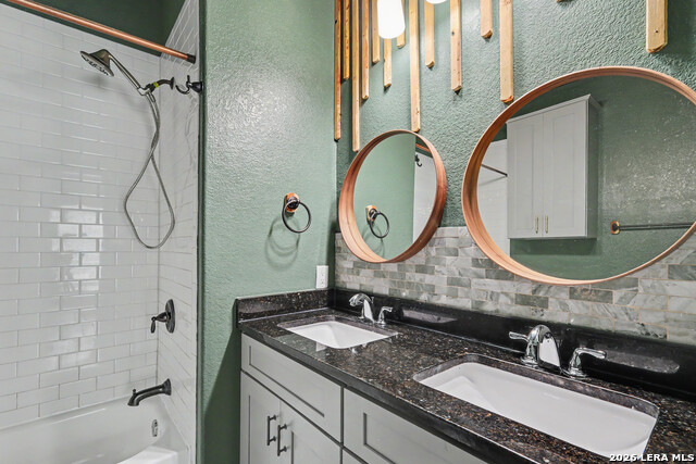 Image 18 of 20 For 2071 Hornsby