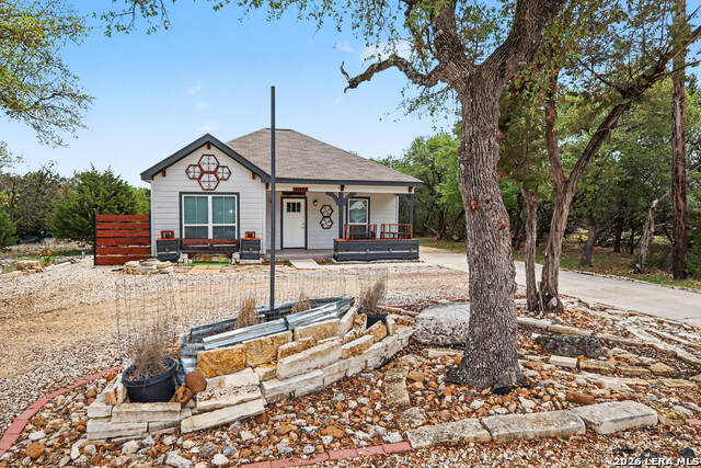 Image 3 of 20 For 2071 Hornsby