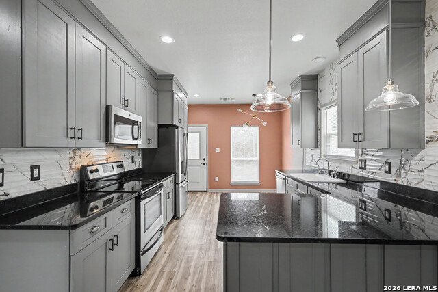 Image 7 of 20 For 2071 Hornsby