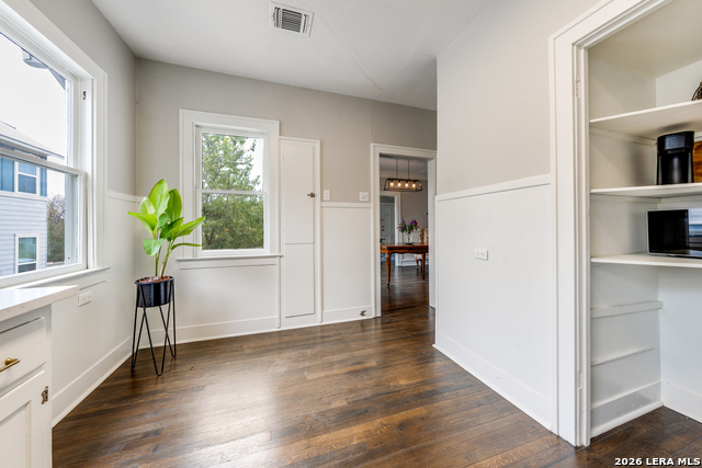 Image 12 of 24 For 206 Claremont