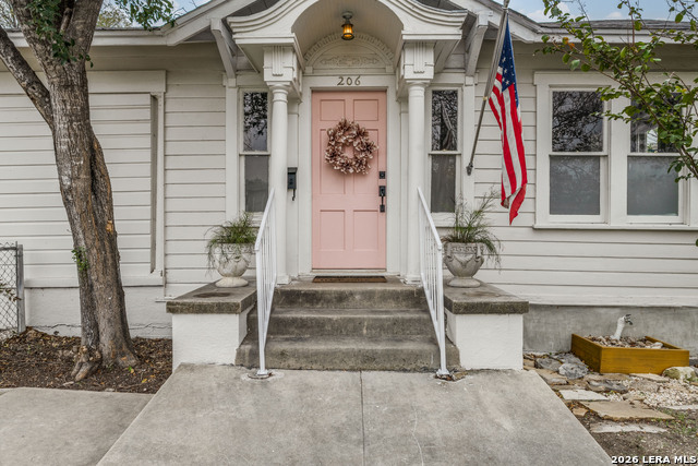 Image 2 of 24 For 206 Claremont