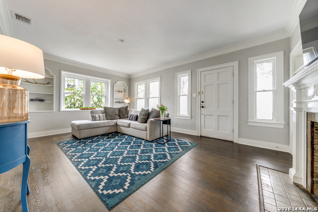 Image 5 of 24 For 206 Claremont