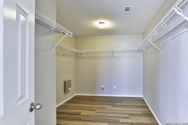 Image 8 of 23 For 233 Willow Way N