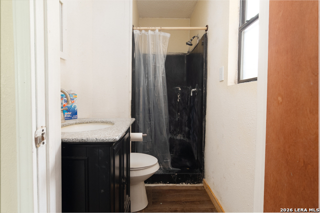 Image 4 of 5 For 560 Highland W 2