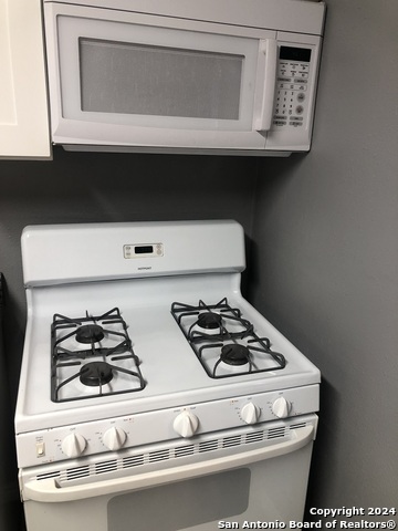 Image 4 of 10 For 215 Edna Ave