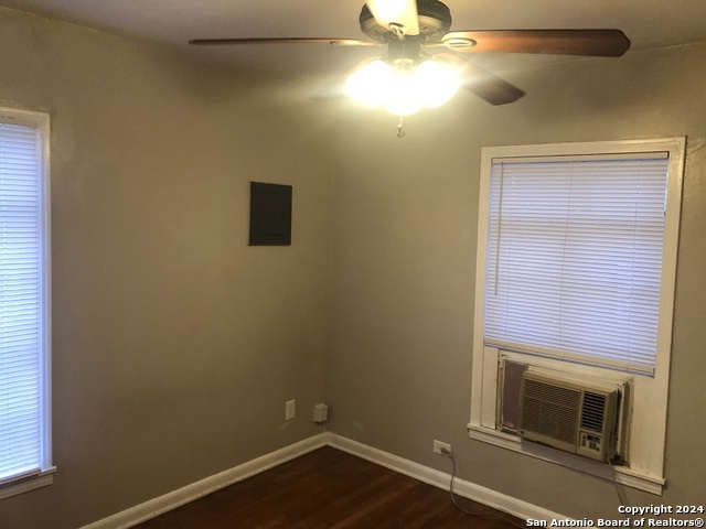 Image 8 of 10 For 215 Edna Ave