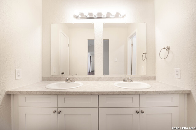 Listing photo id 16 for 7506 Lincoln Village Dr