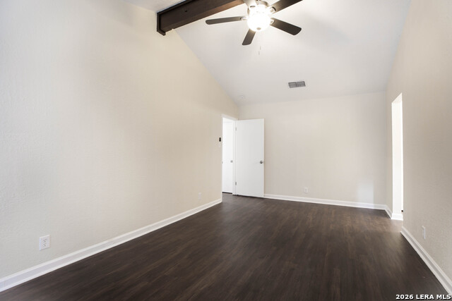 Listing photo id 18 for 7506 Lincoln Village Dr