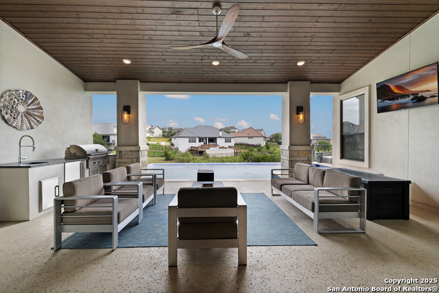 Listing photo id 35 for 4020 Luz Del Faro