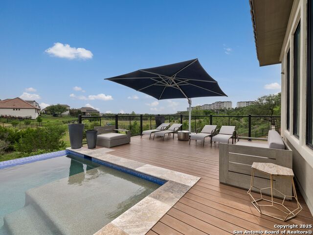 Listing photo id 37 for 4020 Luz Del Faro