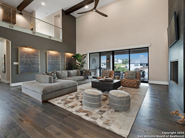 Listing photo id 4 for 4020 Luz Del Faro