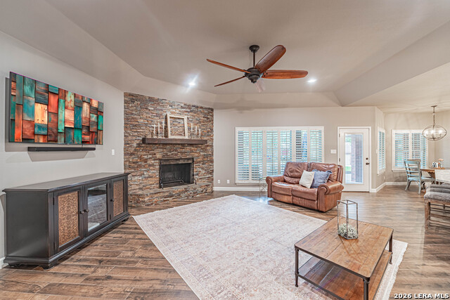 Image 16 of 59 For 218 Deer Ridge