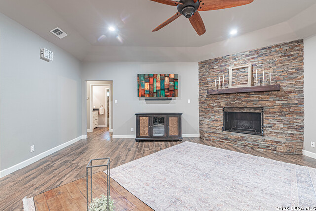 Image 17 of 59 For 218 Deer Ridge