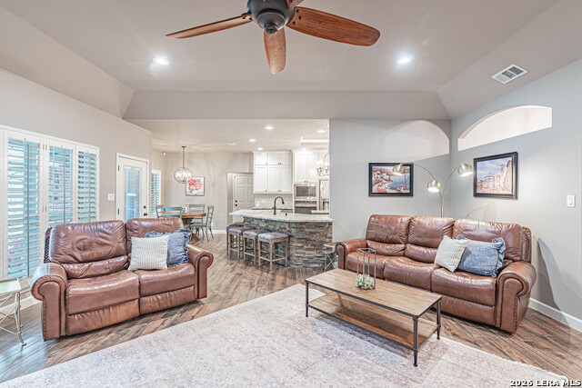 Image 18 of 59 For 218 Deer Ridge