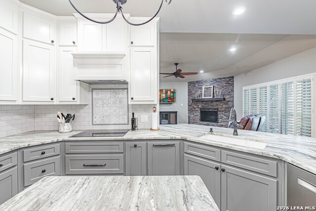 Image 24 of 59 For 218 Deer Ridge