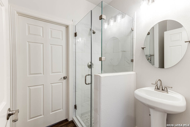 Image 17 of 43 For 14014 Bluff Manor Dr