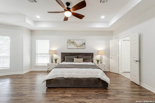 Image 27 of 43 For 14014 Bluff Manor Dr