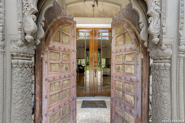 Image 5 of 43 For 14014 Bluff Manor Dr