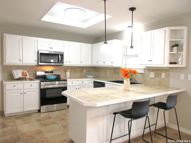 Image 3 of 9 For 665 Center St