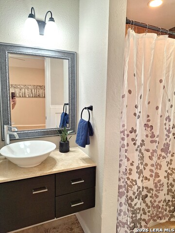 Image 6 of 9 For 665 Center St