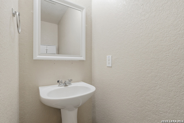 Listing photo id 14 for 7839 Horse Holw