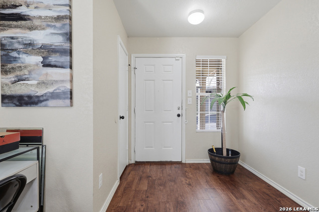 Listing photo id 1 for 7839 Horse Holw