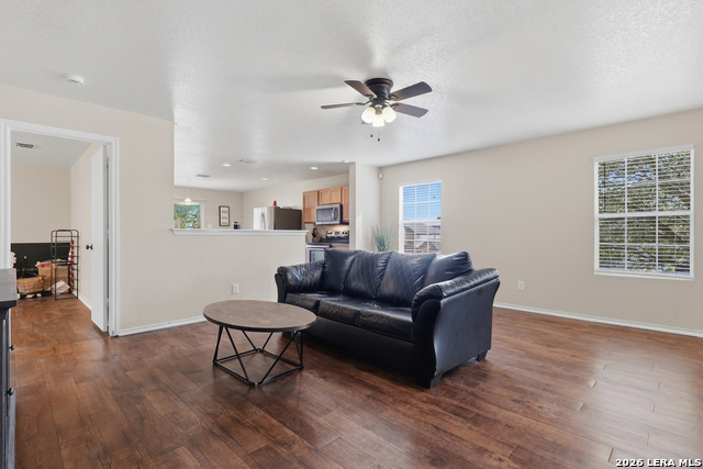 Listing photo id 4 for 7839 Horse Holw