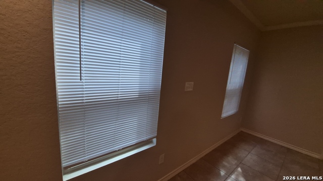 Image 10 of 31 For 6866 Lakeview Dr