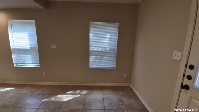 Image 16 of 31 For 6866 Lakeview Dr