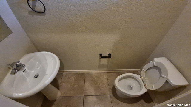 Image 4 of 31 For 6866 Lakeview Dr