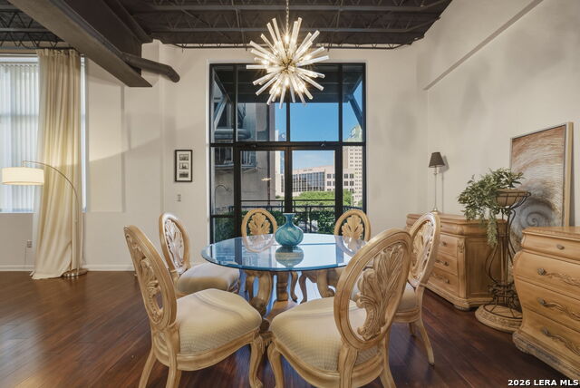 Image 14 of 29 For 214 Travis St E Apt 205