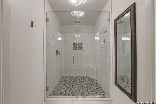 Image 19 of 29 For 214 Travis St E Apt 205