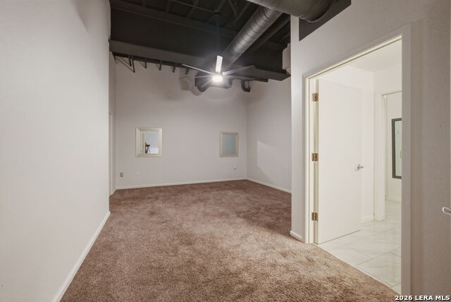 Image 21 of 29 For 214 Travis St E Apt 205